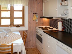 Fridge, oven, dishwasher, cookware/dishes/utensils