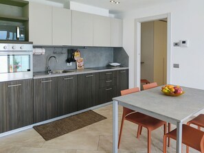 Fridge, microwave, oven, dishwasher - Orchidea (GLA126) by Interhome (Gera Lario)