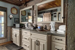 Unclassified image, 3 of 50, button