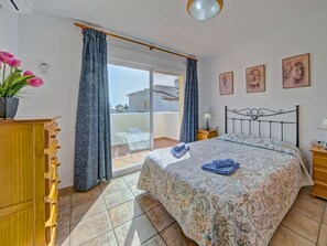 3 habitaciones, tabla de planchar con plancha y wifi