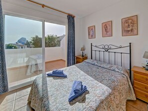 3 bedrooms, iron/ironing board, WiFi