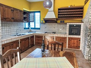 Réfrigérateur, four, grille-pain