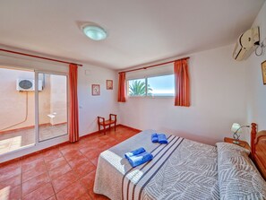 3 makuuhuonetta, silitysrauta/-lauta, internet