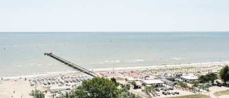 Una spiaggia nelle vicinanze
