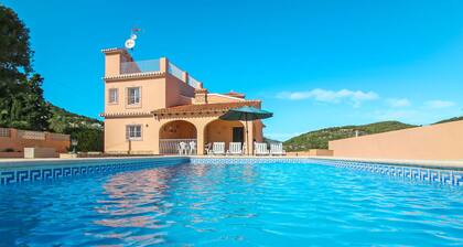 Enrique by Interhome