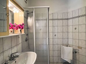 Hiustenkuivaaja