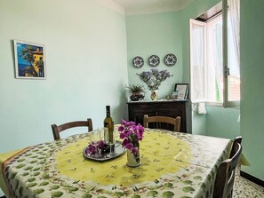 تناول الطعام