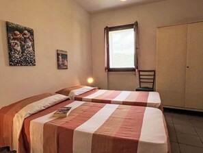 2 bedrooms, iron/ironing board