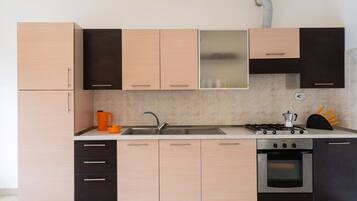 Frigorifero, forno, lavastoviglie, tostapane