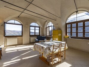 Dining - Il Loggiato by Interhome (Tavole)