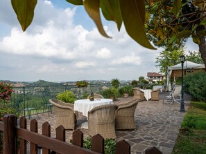 Outdoor dining - Agriturismo Colle di San Michele by Interhome (Vinchio)