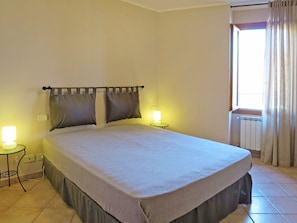 1 bedroom, iron/ironing board, Internet