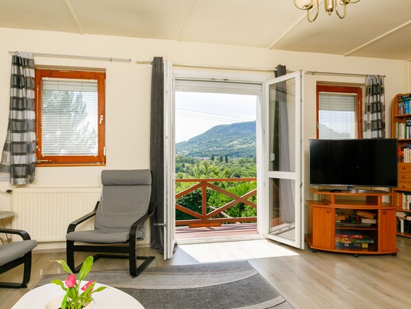 TV - Vacation home Toth by Interhome (Badacsonytomaj)