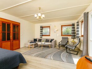 TV - Vacation home Toth by Interhome (Badacsonytomaj)