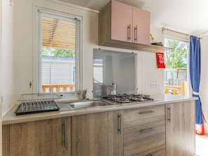 Fridge, cookware/dishes/utensils - Balatontourist Füred by Interhome (Balatonfured)
