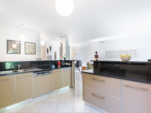 Fridge, microwave, oven, dishwasher - Les Rives du Golf 3 by Interhome (Roquebrune sur Argens)