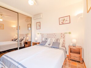 3 bedrooms, desk, Internet - Le Mas d'Olive by Interhome (Grimaud)