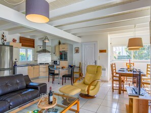 TV - Le Triskell by Interhome (Cléder)