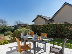 Outdoor dining - L’Hermine by Interhome (Plouescat)