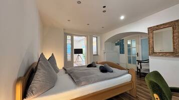 1 bedroom, desk, free WiFi