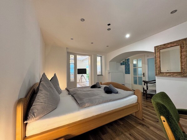 1 bedroom, desk, free WiFi