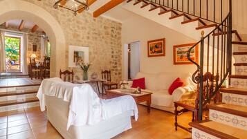 Télévision, cheminée