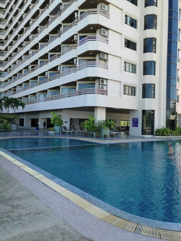 Apartment, 1 Schlafzimmer, Raucher, Balkon | Pool | Außenpool