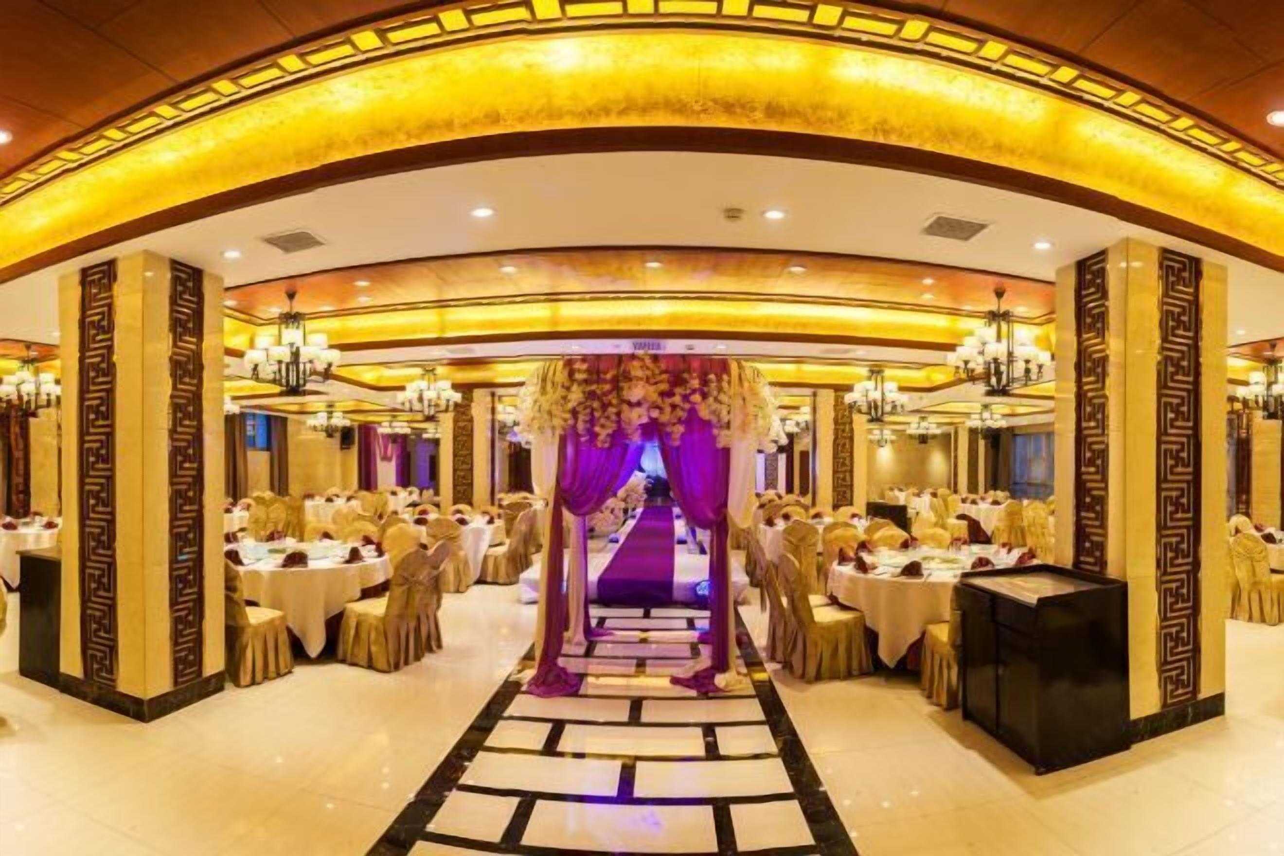 Brúðkaup innandyra