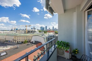 Balcony - Studio Near Ogród Saski by Renters (Warsaw)