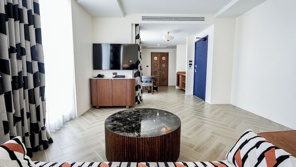 ห้องคลาสสิกสำหรับสี่ท่าน | ตู้นิรภัยในห้องพัก, เตารีด/โต๊ะรีดผ้า, Wi-Fi ฟรี, ผ้าปูที่นอน