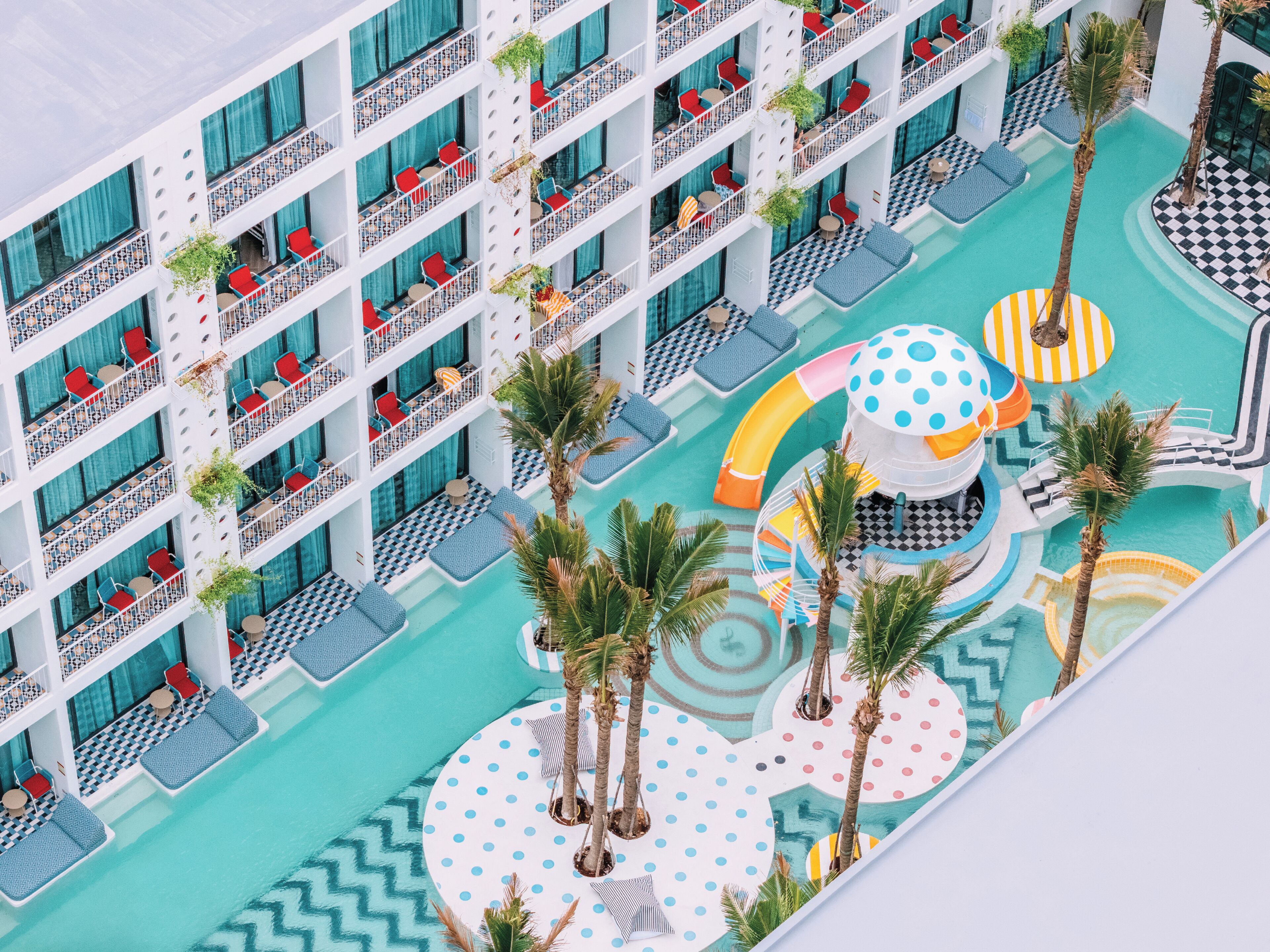 15 outdoor pools, pool umbrellas, sun loungers