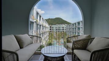 Signature Quad | View from room