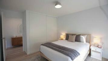 3 bedrooms, WiFi, bed sheets
