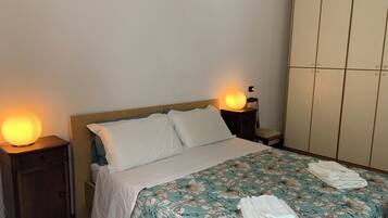 1 camera, Wi-Fi, lenzuola