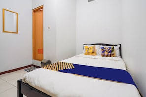 Standard Double Room | Free WiFi, bed sheets - SPOT ON 94139 Nirma Guest House (Sumedang)