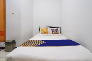 Standard Double Room | Free WiFi, bed sheets - SPOT ON 94139 Nirma Guest House (Sumedang)