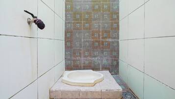 Standard Single Room | Bathroom | Shower, towels, soap