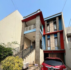 Front of property - OYO 94141 Al Fatih Residence Syariah 1 (Jakarta)