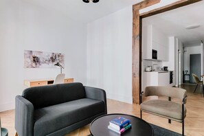 Télévision, chaîne hi-fi