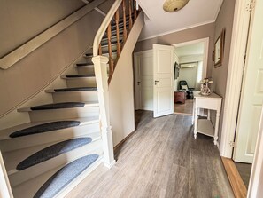 المنشأة من الداخل