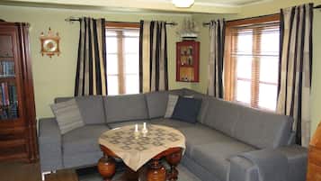 TV, lareira, DVD player