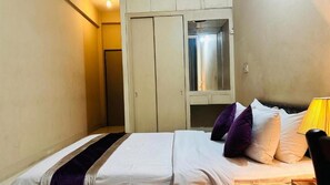 Standard Single Room, City View | Desk, free WiFi - Ashrafee Hotel  (Dhaka)
