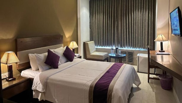 Standard Double or Twin Room, City View | Desk, free WiFi - Ashrafee Hotel  (Dhaka)