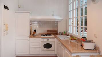 Fridge, oven, dishwasher, toaster