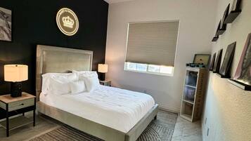 4 bedrooms, iron/ironing board, WiFi, bed sheets