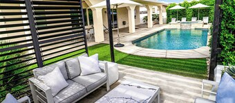 Palm Luxe Estate: Luxury Desert Retreat Pool & Spa