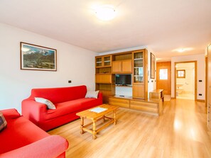TV - Trottner by Interhome (Campitello)