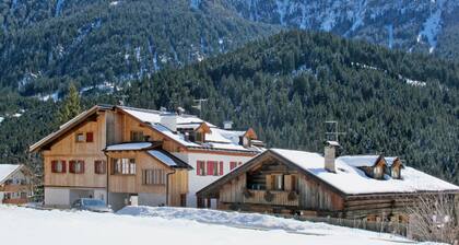 Vacation home Mantel by Interhome