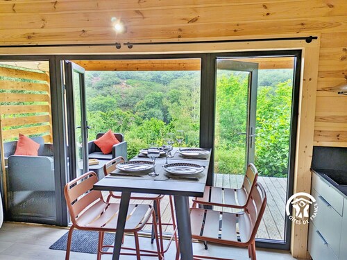 Chalet confortable 4 pers., terrasse, 2 chambres au camping de Coupeau