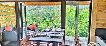 Cozy chalet for 4, terrace, 2 bedrooms at Coupeau camping